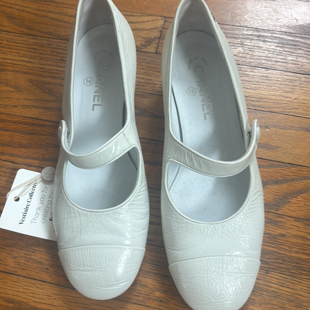 Chanel White Mary Janes 40 - Picture 7 of 8